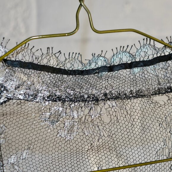 Silver and Black Eyelah Lace Snap-Up Blouse - Size Medium - Picture 7 of 8